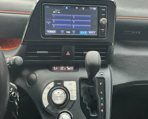 Серый Тойота Сиенна, объемом двигателя 1.5 л и пробегом 57 тыс. км за 13500 $, фото 92 на Automoto.ua