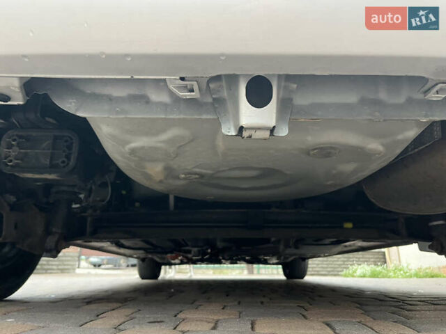 Серый Тойота Сиенна, объемом двигателя 1.5 л и пробегом 57 тыс. км за 13500 $, фото 170 на Automoto.ua