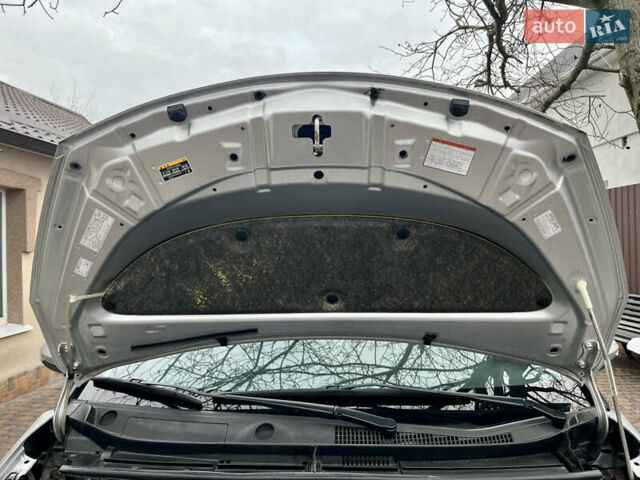 Серый Тойота Сиенна, объемом двигателя 1.5 л и пробегом 57 тыс. км за 13500 $, фото 153 на Automoto.ua