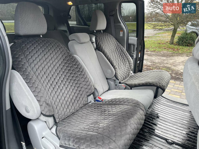 Серый Тойота Сиенна, объемом двигателя 3.46 л и пробегом 100 тыс. км за 17500 $, фото 11 на Automoto.ua