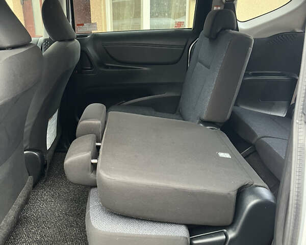 Серый Тойота Сиенна, объемом двигателя 1.5 л и пробегом 57 тыс. км за 13500 $, фото 108 на Automoto.ua