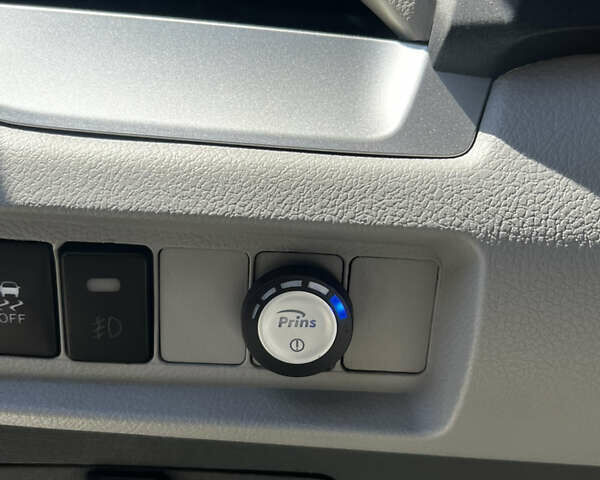 Серый Тойота Сиенна, объемом двигателя 3.46 л и пробегом 181 тыс. км за 19900 $, фото 8 на Automoto.ua