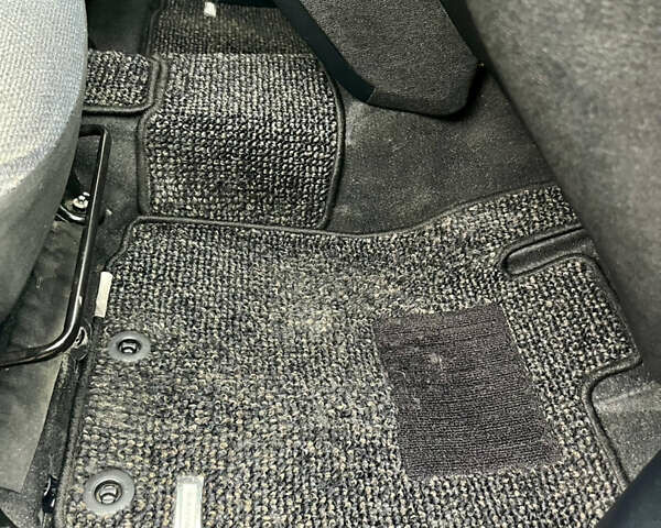 Серый Тойота Сиенна, объемом двигателя 1.5 л и пробегом 57 тыс. км за 13500 $, фото 143 на Automoto.ua