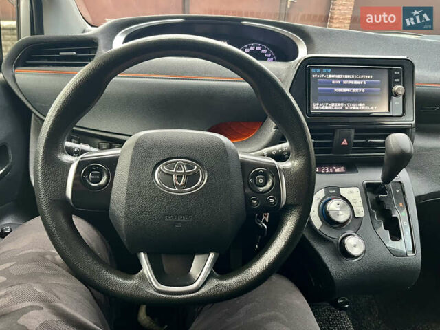 Серый Тойота Сиенна, объемом двигателя 1.5 л и пробегом 57 тыс. км за 13500 $, фото 90 на Automoto.ua