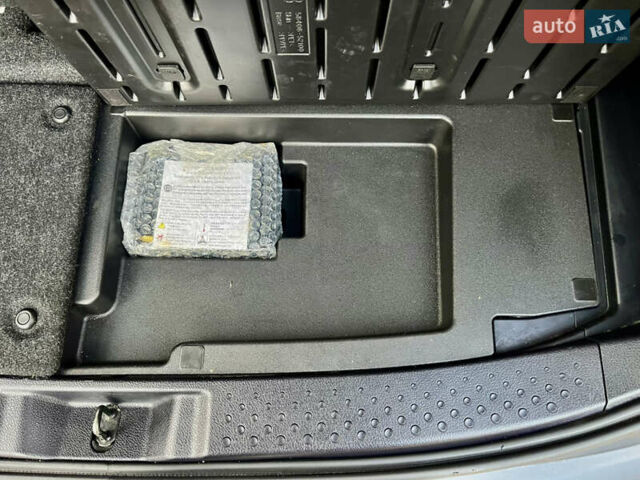 Серый Тойота Сиенна, объемом двигателя 1.5 л и пробегом 57 тыс. км за 13500 $, фото 42 на Automoto.ua