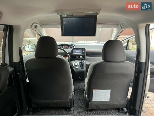 Серый Тойота Сиенна, объемом двигателя 1.5 л и пробегом 57 тыс. км за 13500 $, фото 139 на Automoto.ua