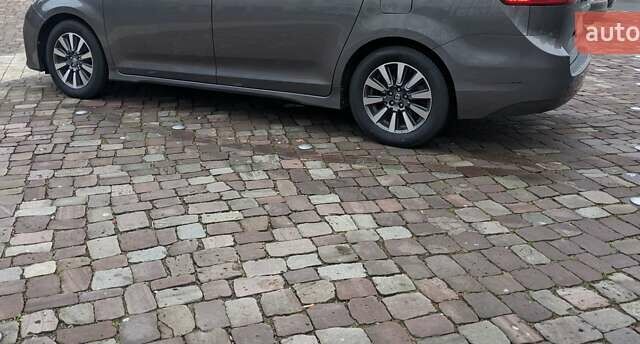 Серый Тойота Сиенна, объемом двигателя 3.46 л и пробегом 139 тыс. км за 20000 $, фото 5 на Automoto.ua