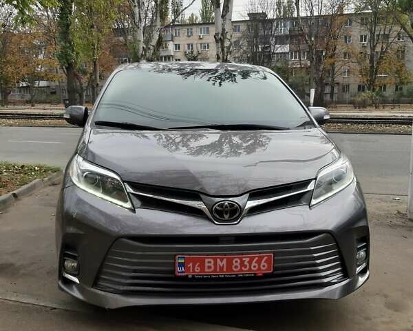 Сірий Тойота Сієнна, об'ємом двигуна 3.46 л та пробігом 94 тис. км за 34990 $, фото 1 на Automoto.ua