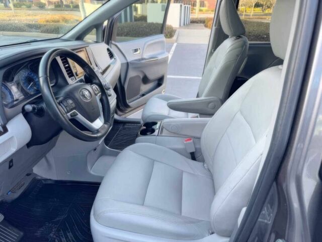 Сірий Тойота Сієнна, об'ємом двигуна 3.5 л та пробігом 45 тис. км за 24000 $, фото 8 на Automoto.ua