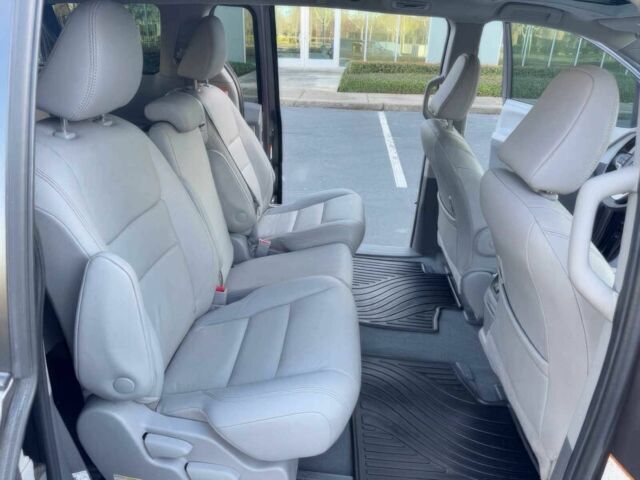 Сірий Тойота Сієнна, об'ємом двигуна 3.5 л та пробігом 45 тис. км за 24000 $, фото 11 на Automoto.ua