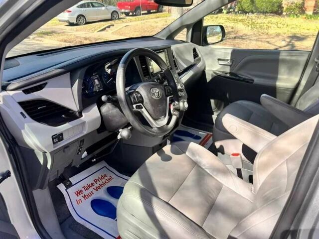 Серый Тойота Сиенна, объемом двигателя 3.5 л и пробегом 42 тыс. км за 10300 $, фото 8 на Automoto.ua