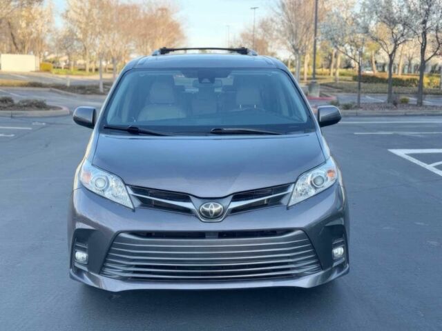 Сірий Тойота Сієнна, об'ємом двигуна 3.5 л та пробігом 45 тис. км за 24000 $, фото 1 на Automoto.ua