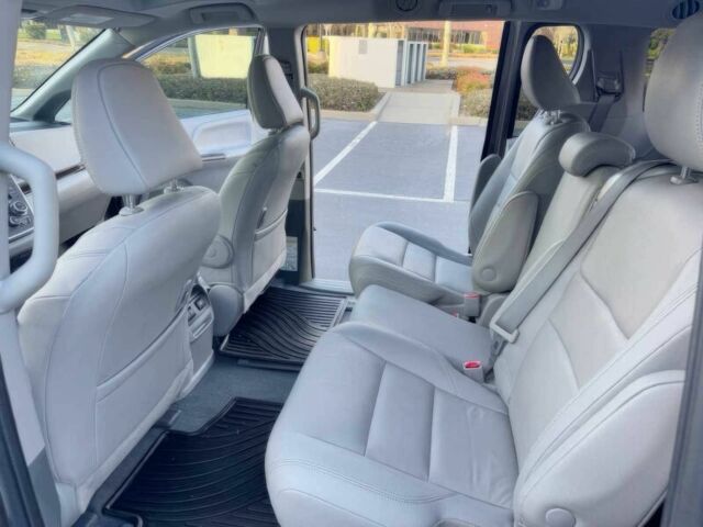 Сірий Тойота Сієнна, об'ємом двигуна 3.5 л та пробігом 45 тис. км за 24000 $, фото 10 на Automoto.ua