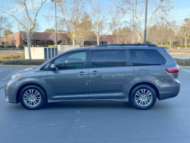 Сірий Тойота Сієнна, об'ємом двигуна 3.5 л та пробігом 45 тис. км за 24000 $, фото 4 на Automoto.ua