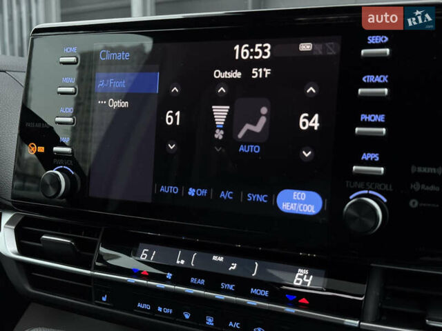 Серый Тойота Сиенна, объемом двигателя 2.5 л и пробегом 9 тыс. км за 47000 $, фото 70 на Automoto.ua