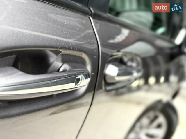 Серый Тойота Сиенна, объемом двигателя 2.5 л и пробегом 9 тыс. км за 47000 $, фото 25 на Automoto.ua