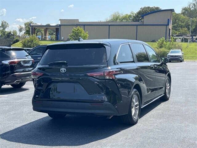 Сірий Тойота Сієнна, об'ємом двигуна 2.5 л та пробігом 14 тис. км за 42000 $, фото 5 на Automoto.ua