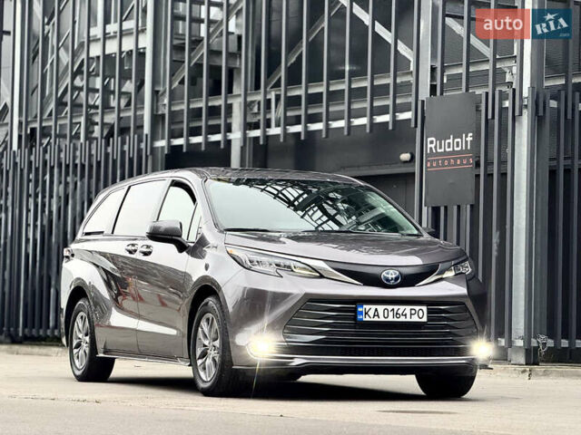 Серый Тойота Сиенна, объемом двигателя 2.5 л и пробегом 9 тыс. км за 47000 $, фото 16 на Automoto.ua