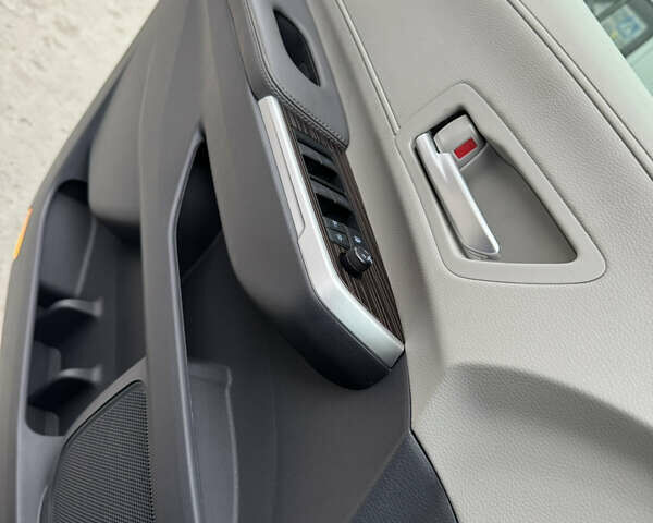 Серый Тойота Сиенна, объемом двигателя 2.5 л и пробегом 9 тыс. км за 47000 $, фото 35 на Automoto.ua