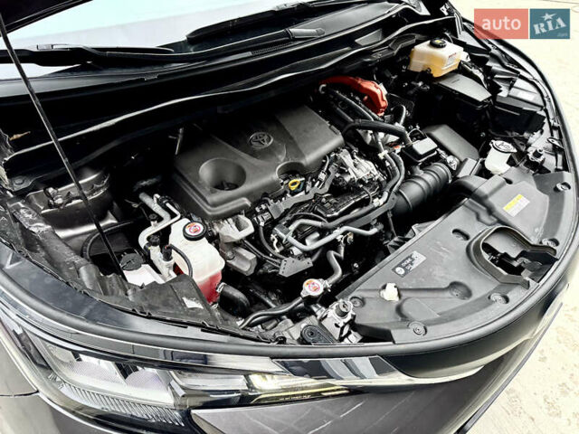 Серый Тойота Сиенна, объемом двигателя 2.5 л и пробегом 9 тыс. км за 47000 $, фото 82 на Automoto.ua
