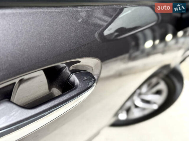 Серый Тойота Сиенна, объемом двигателя 2.5 л и пробегом 9 тыс. км за 47000 $, фото 26 на Automoto.ua