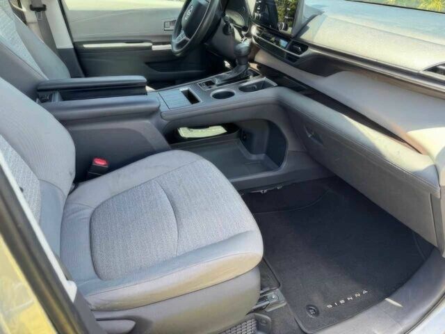 Серый Тойота Сиенна, объемом двигателя 2.5 л и пробегом 11 тыс. км за 7000 $, фото 8 на Automoto.ua