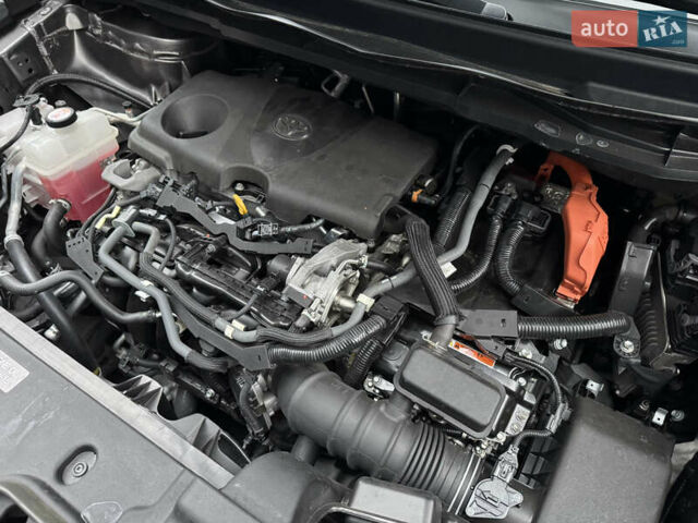 Серый Тойота Сиенна, объемом двигателя 2.5 л и пробегом 9 тыс. км за 47000 $, фото 85 на Automoto.ua