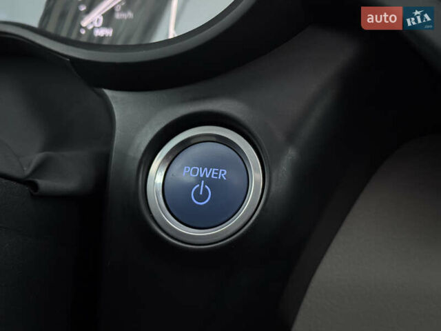 Серый Тойота Сиенна, объемом двигателя 2.5 л и пробегом 9 тыс. км за 47000 $, фото 76 на Automoto.ua