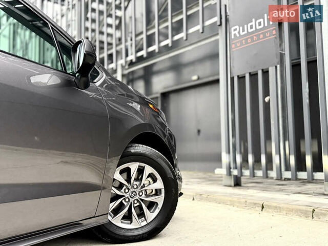 Серый Тойота Сиенна, объемом двигателя 2.5 л и пробегом 9 тыс. км за 47000 $, фото 28 на Automoto.ua