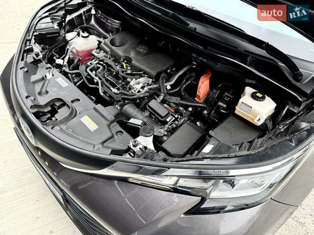 Серый Тойота Сиенна, объемом двигателя 2.5 л и пробегом 9 тыс. км за 47000 $, фото 81 на Automoto.ua