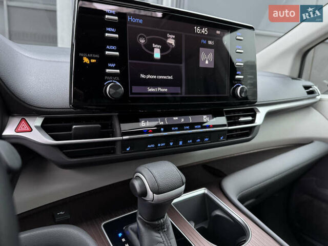 Серый Тойота Сиенна, объемом двигателя 2.5 л и пробегом 9 тыс. км за 47000 $, фото 38 на Automoto.ua