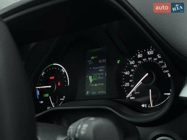 Серый Тойота Сиенна, объемом двигателя 2.5 л и пробегом 9 тыс. км за 47000 $, фото 66 на Automoto.ua