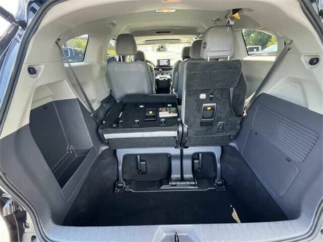 Сірий Тойота Сієнна, об'ємом двигуна 2.5 л та пробігом 14 тис. км за 42000 $, фото 12 на Automoto.ua