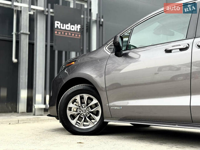 Серый Тойота Сиенна, объемом двигателя 2.5 л и пробегом 9 тыс. км за 47000 $, фото 23 на Automoto.ua