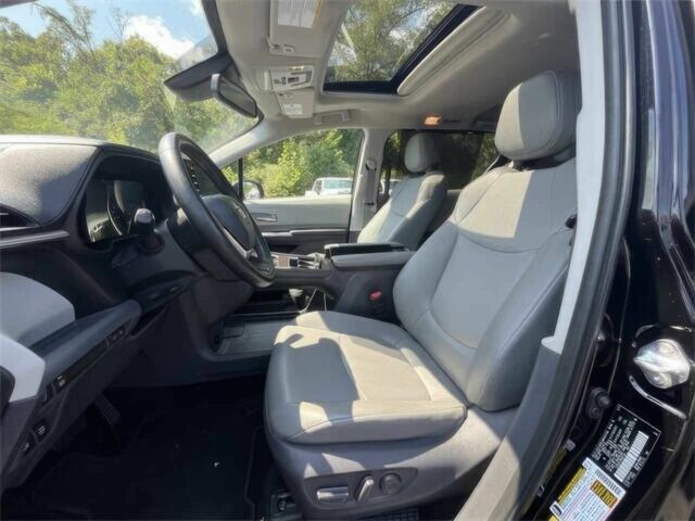 Сірий Тойота Сієнна, об'ємом двигуна 2.5 л та пробігом 14 тис. км за 42000 $, фото 8 на Automoto.ua