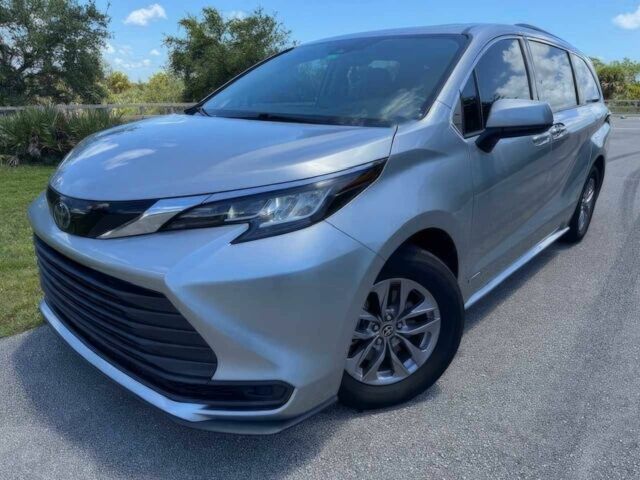 Серый Тойота Сиенна, объемом двигателя 2.5 л и пробегом 11 тыс. км за 7000 $, фото 2 на Automoto.ua