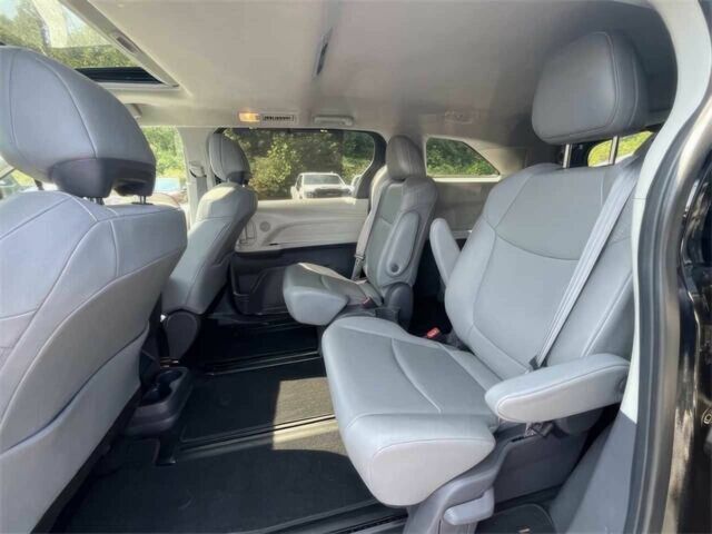 Сірий Тойота Сієнна, об'ємом двигуна 2.5 л та пробігом 14 тис. км за 42000 $, фото 11 на Automoto.ua