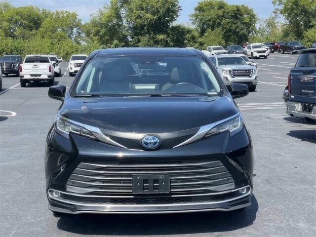 Сірий Тойота Сієнна, об'ємом двигуна 2.5 л та пробігом 14 тис. км за 42000 $, фото 1 на Automoto.ua