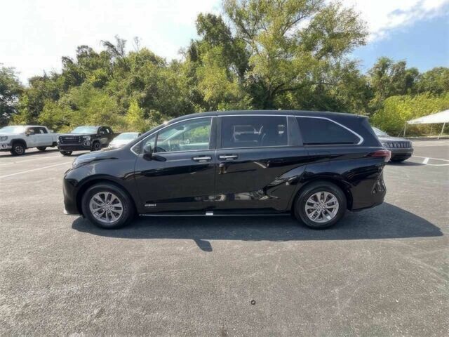 Сірий Тойота Сієнна, об'ємом двигуна 2.5 л та пробігом 14 тис. км за 42000 $, фото 4 на Automoto.ua