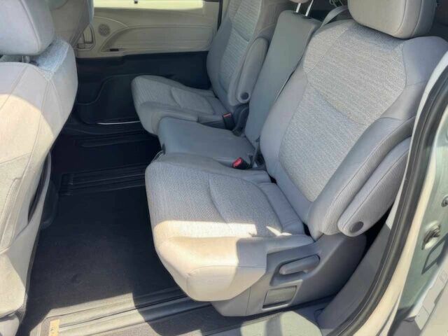 Серый Тойота Сиенна, объемом двигателя 2.5 л и пробегом 11 тыс. км за 7000 $, фото 10 на Automoto.ua