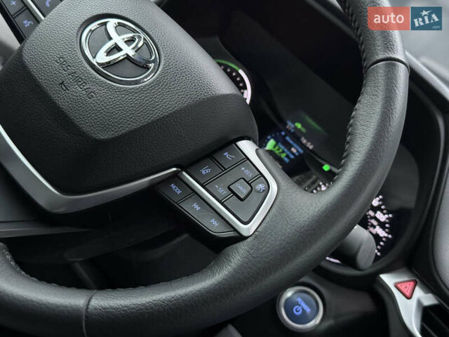 Серый Тойота Сиенна, объемом двигателя 2.5 л и пробегом 9 тыс. км за 47000 $, фото 75 на Automoto.ua