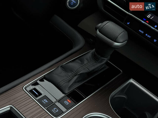 Серый Тойота Сиенна, объемом двигателя 2.5 л и пробегом 9 тыс. км за 47000 $, фото 67 на Automoto.ua