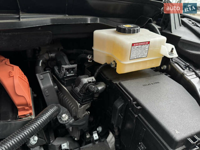 Серый Тойота Сиенна, объемом двигателя 2.5 л и пробегом 9 тыс. км за 47000 $, фото 84 на Automoto.ua