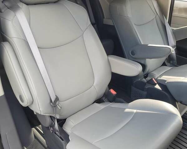 Серый Тойота Сиенна, объемом двигателя 2.49 л и пробегом 73 тыс. км за 45000 $, фото 63 на Automoto.ua