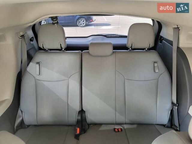 Серый Тойота Сиенна, объемом двигателя 2.49 л и пробегом 73 тыс. км за 45000 $, фото 45 на Automoto.ua