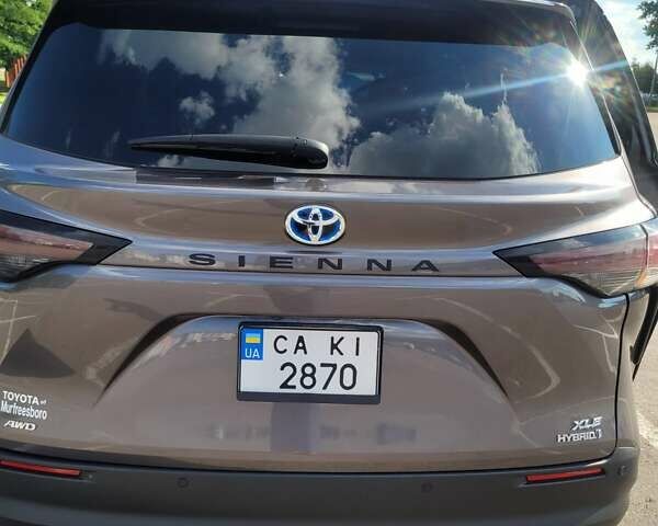 Серый Тойота Сиенна, объемом двигателя 2.49 л и пробегом 73 тыс. км за 45000 $, фото 48 на Automoto.ua