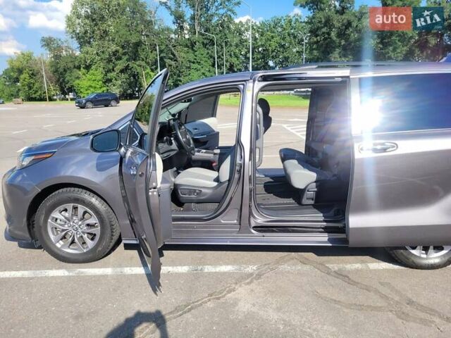 Серый Тойота Сиенна, объемом двигателя 2.49 л и пробегом 73 тыс. км за 45000 $, фото 82 на Automoto.ua