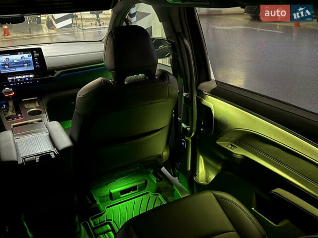 Серый Тойота Сиенна, объемом двигателя 2.5 л и пробегом 53 тыс. км за 46500 $, фото 36 на Automoto.ua