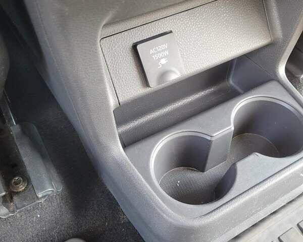 Серый Тойота Сиенна, объемом двигателя 2.49 л и пробегом 73 тыс. км за 45000 $, фото 38 на Automoto.ua