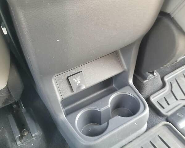 Серый Тойота Сиенна, объемом двигателя 2.49 л и пробегом 73 тыс. км за 45000 $, фото 37 на Automoto.ua